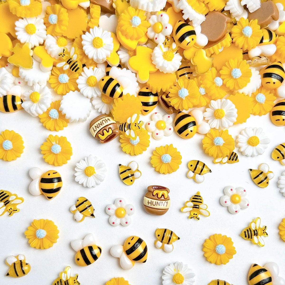 Bee and daisy 3D nail charms